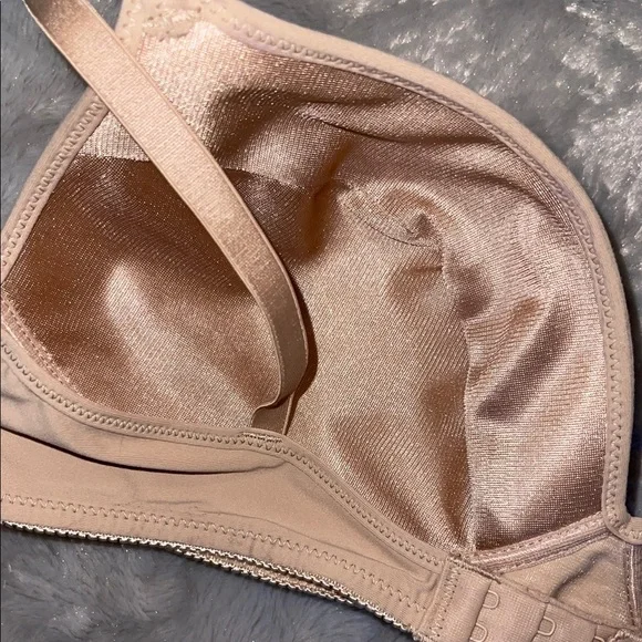Vassarette® 38B Lightly Lined Beige Bra – Soft Stretch Nylon/Spandex - Picture 4 of 5